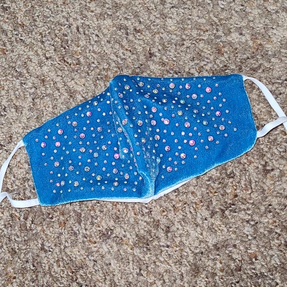 Mask - Picture 1 of 3